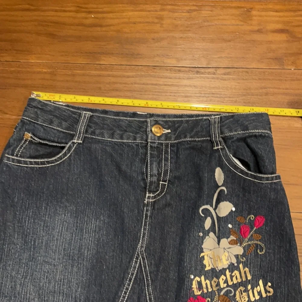 Modest long blue jean a-line skirt Cheetah‎ girl size 16 1/2 embroidered flowers